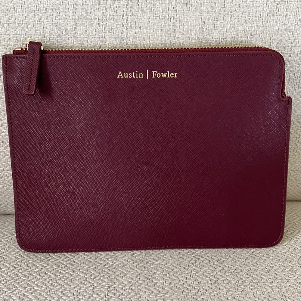Austin Fowler Blair wristlet in mulberry